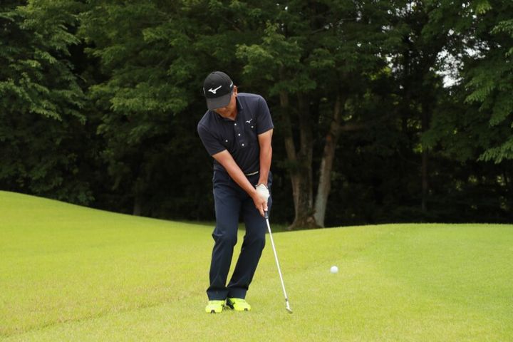 ベテランプロが教えるミスなく寄せる方法！右手の中指と薬指でタッチを出す