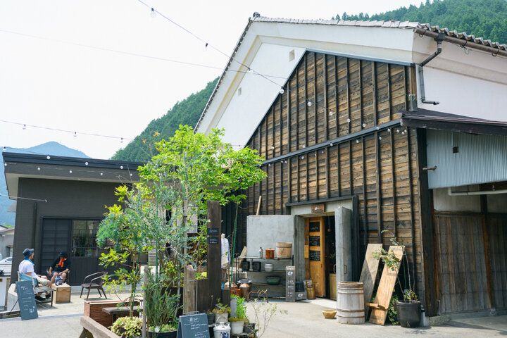 岐阜・郡上で眠っていた、味のある道具と出会える♪郡上八幡の「gugulab」へ