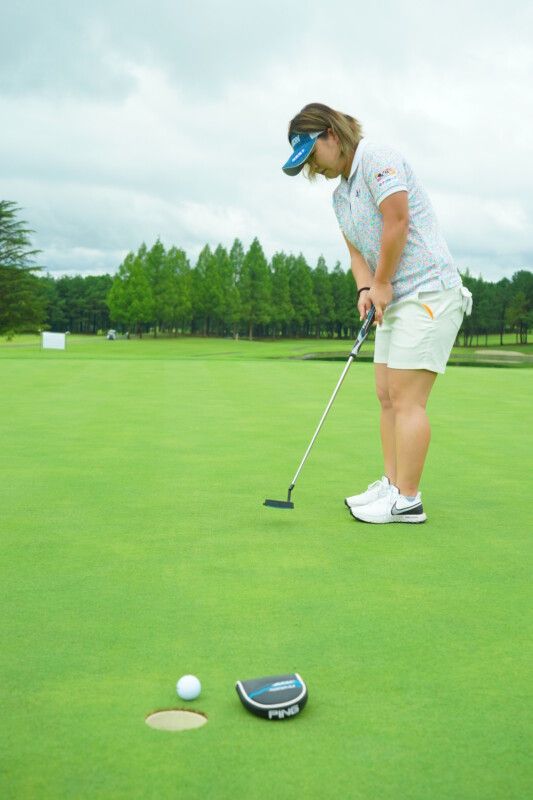 室内でできるパット練習法！悪いクセを直すには鏡を見ながらボールを打つ