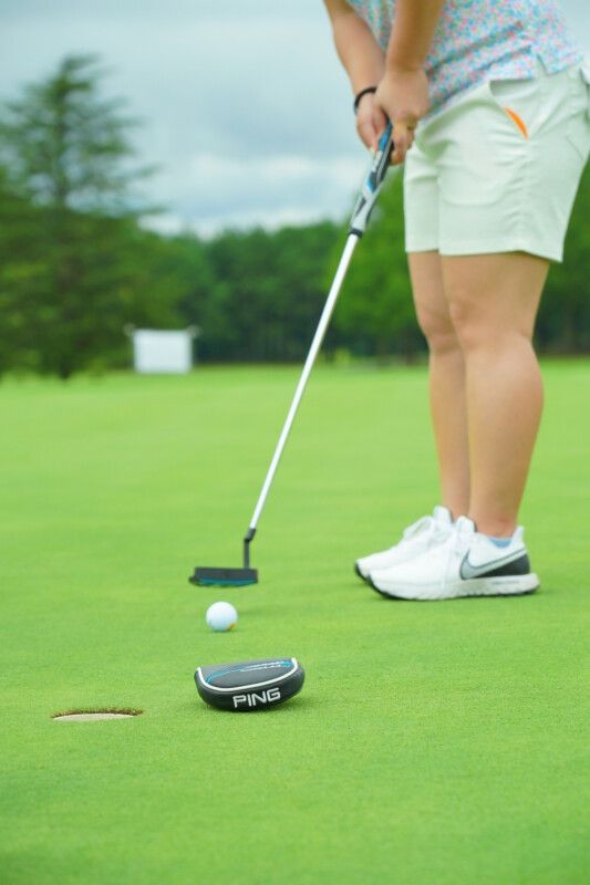 室内でできるパット練習法！悪いクセを直すには鏡を見ながらボールを打つ