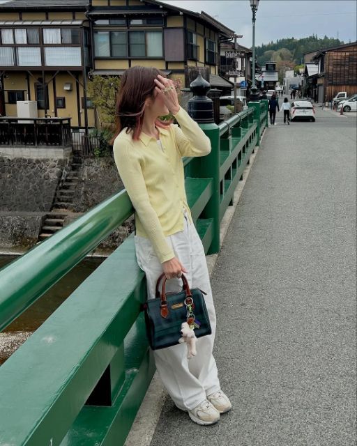 リブポロカーディガンを着たコーデ