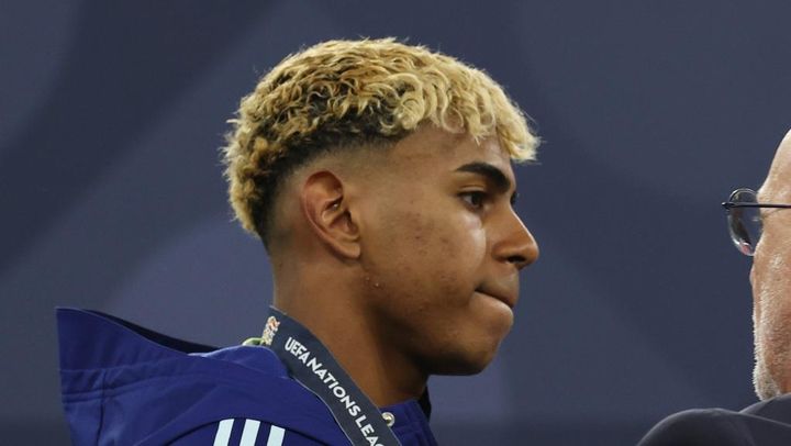 17歳スター、相手の優勝祝福を拒否！？優勝で涙した40歳ロナウドの反応は…