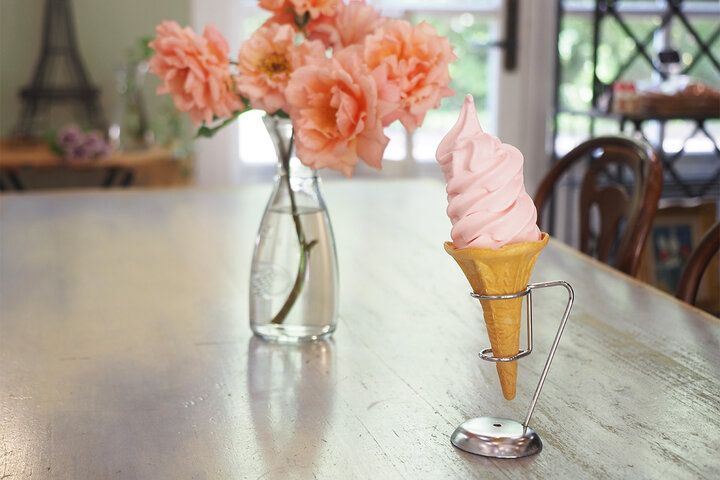 まるでフランスの秘密の花園♪ 伊豆「河津バガテル公園」で出会う色とりどりのバラと優雅なカフェ時間