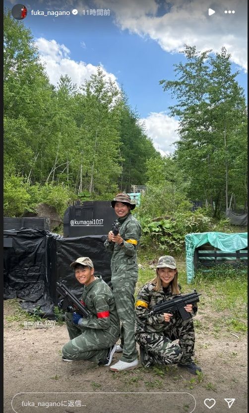 なでしこ3選手、なんと迷彩服とマシンガンでポーズ！どうやらサバゲーを満喫したらしい