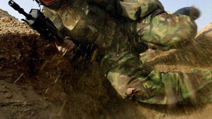 なでしこ3選手、なんと迷彩服とマシンガンでポーズ！どうやらサバゲーを満喫したらしい