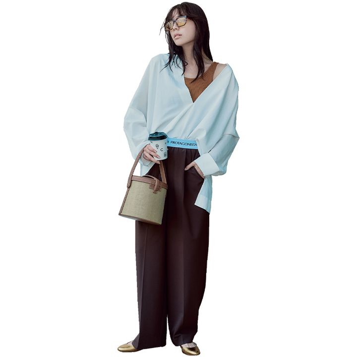 スキッパーシャツが大人っぽオシャレを後押し