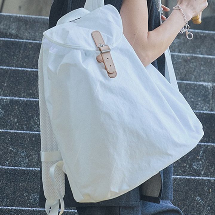 ナイロンペアレンツリュックは雨の日に最適