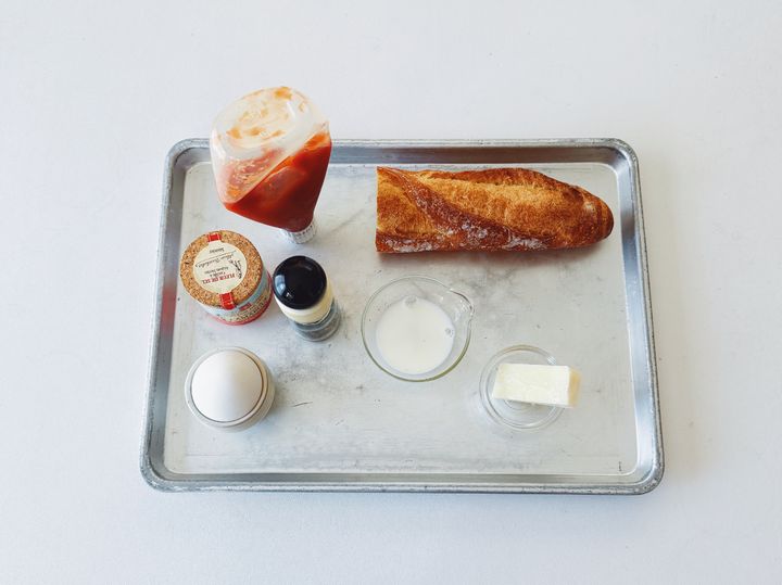 フライパン一つでOK！オムレツのっけタルティーヌの簡単レシピ【パン好きなsumire.のバゲットサンドのレシピ vol.42〜レシピで旅するヨーロッパ〜】