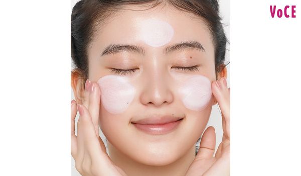 透け白下地をスキンケア塗り