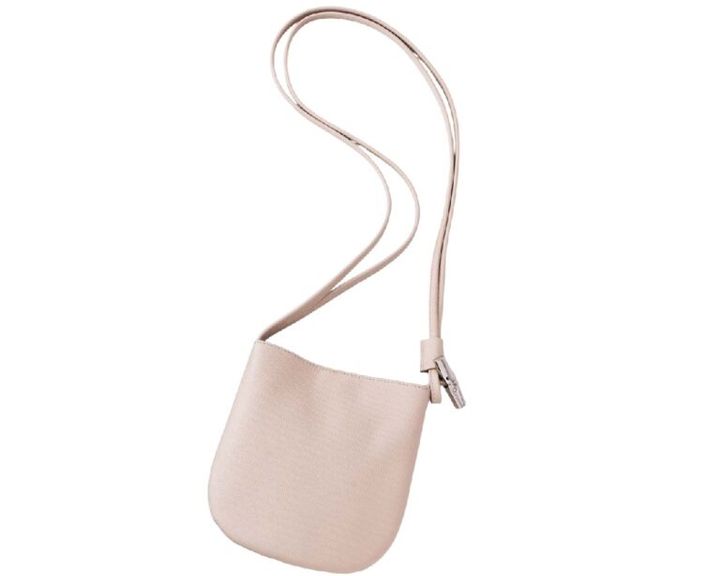 ショルダーバッグ〔H20×W21×D3.5㎝〕¥69,300／ロンシャン（ロンシャン・ジャパン）