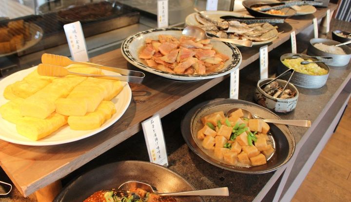 朝食ビュッフェ