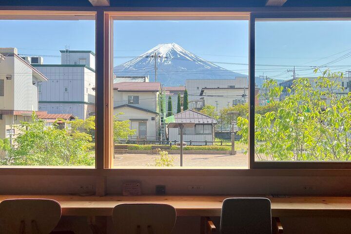 「信玄餅」が味わえる、富士山を望むカフェ「富士吉田金精軒 富士茶庵」へ