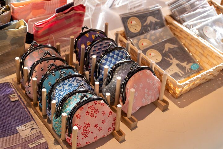 「信玄餅」が味わえる、富士山を望むカフェ「富士吉田金精軒 富士茶庵」へ