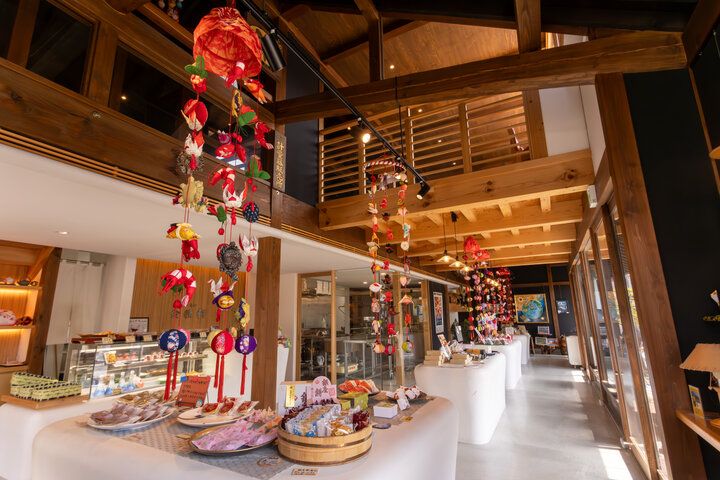 「信玄餅」が味わえる、富士山を望むカフェ「富士吉田金精軒 富士茶庵」へ