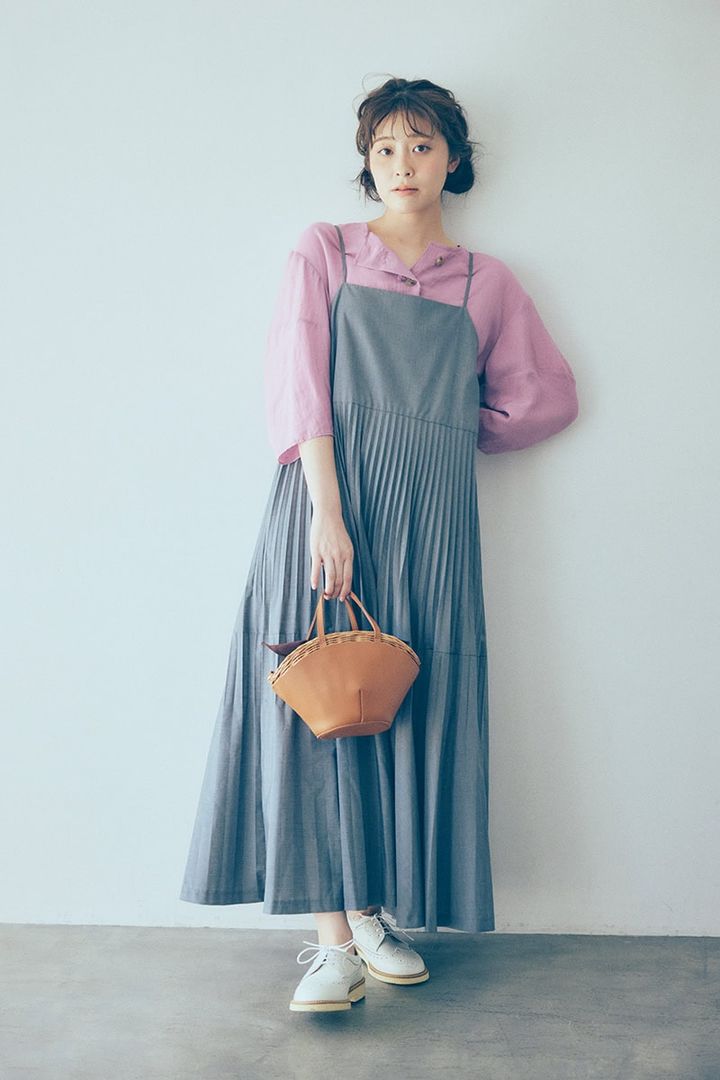 きれい目同士を合わせた上品フェミニンな佇まい