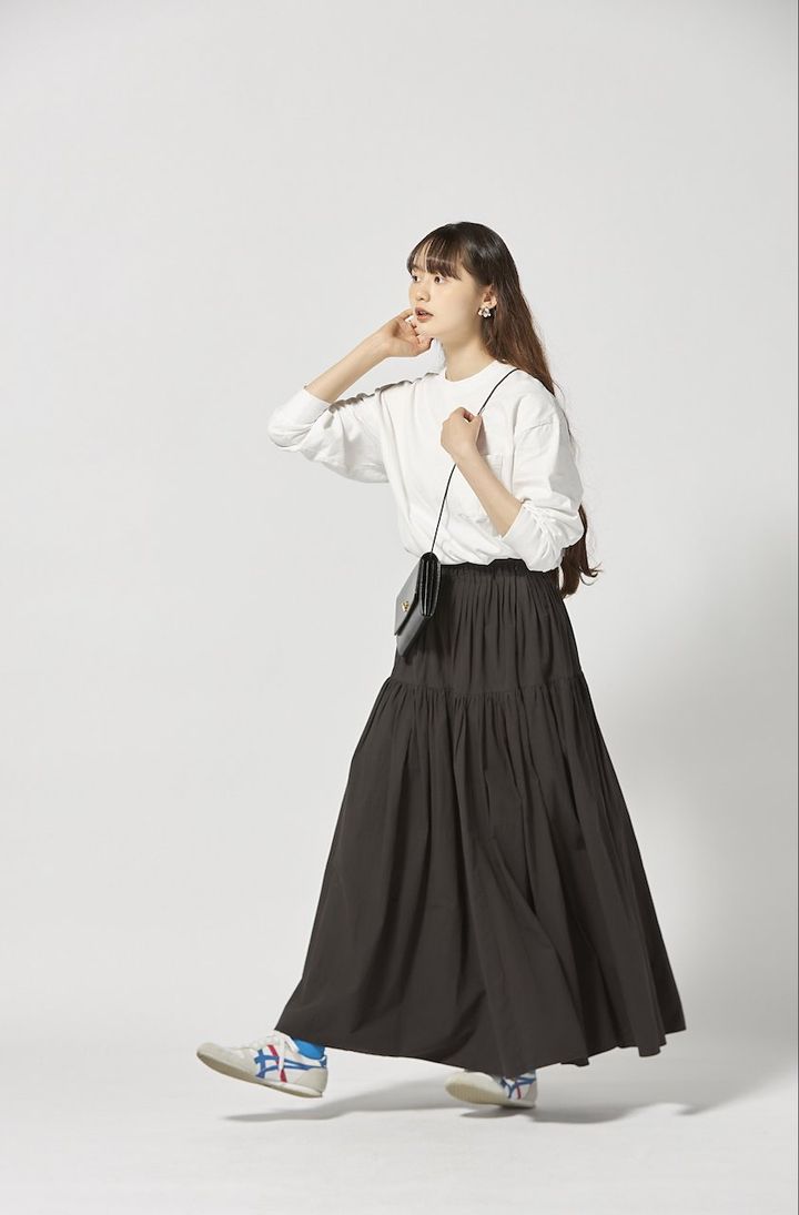 初夏から梅雨へ、季節の変わり目の“ロンT”スタイル5選。自由な着こなしを楽しもう【FUDGE FRIEND おしゃれさんの毎日コーディネート】