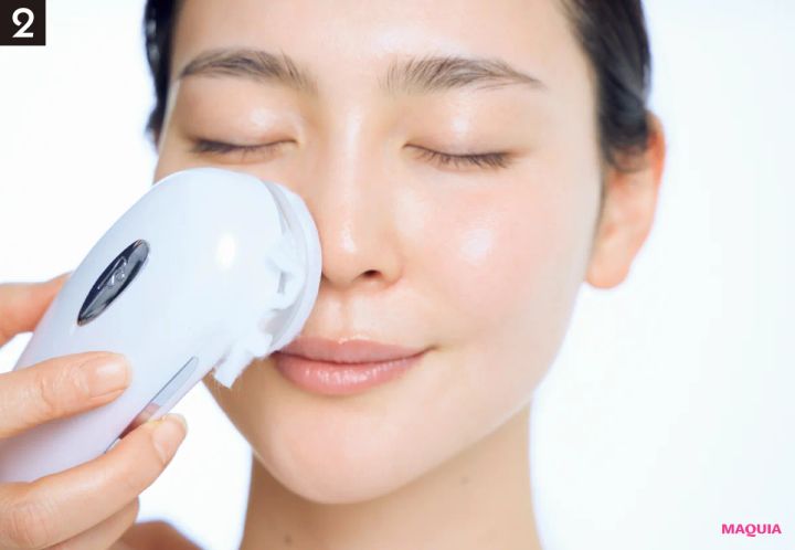 乾燥、たるみ、くすみも即解消！ 人気俳優もご指名、岡野瑞恵さんがメイクルームで実践する“お支度”_5