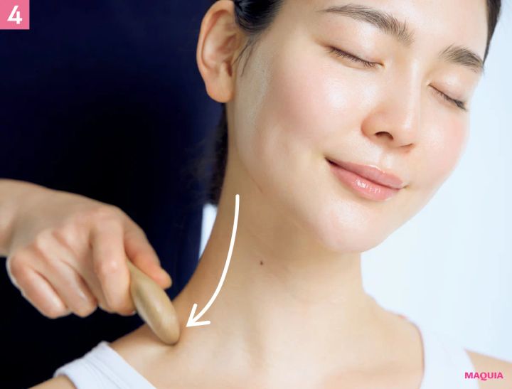 乾燥、たるみ、くすみも即解消！ 人気俳優もご指名、岡野瑞恵さんがメイクルームで実践する“お支度”_16