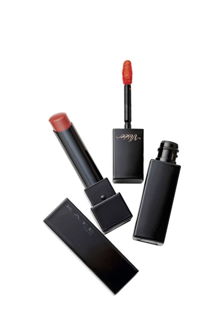 ヴィセ ネンマクフェイク リキッド BE330 ¥1,650（編集部調べ）／コーセー、イト リップモンスター 17 ¥1,540（編集部調べ）／カネボウ化粧品