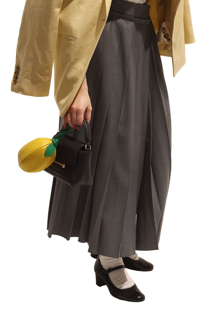 ひとつだけに選べない！バッグ2個持ちがおしゃれなコーデ5選