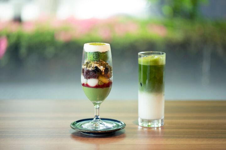 テラス席で味わう、抹茶づくしのアフタヌーンティー「レストラン1899お茶の水」
