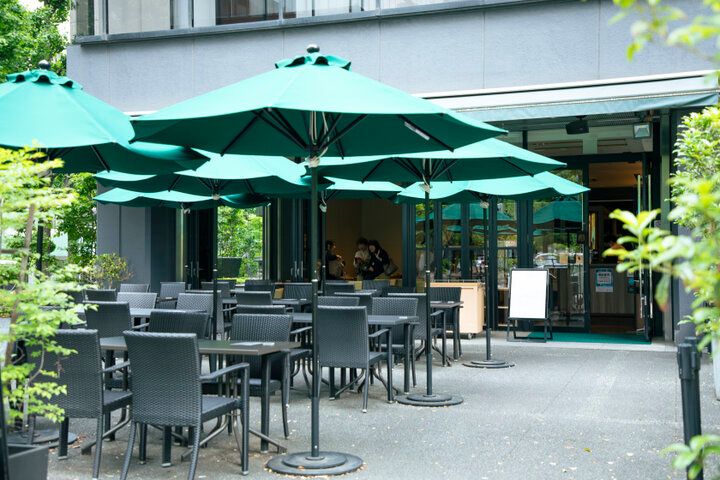 テラス席で味わう、抹茶づくしのアフタヌーンティー「レストラン1899お茶の水」