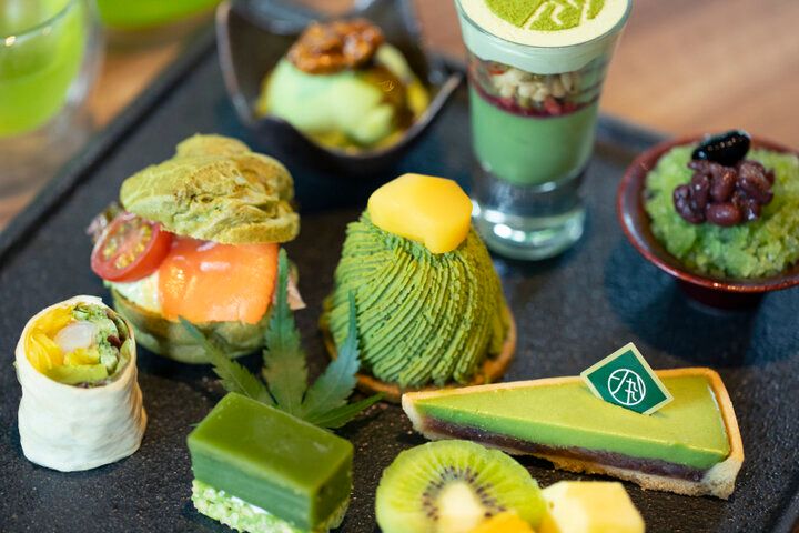 テラス席で味わう、抹茶づくしのアフタヌーンティー「レストラン1899お茶の水」