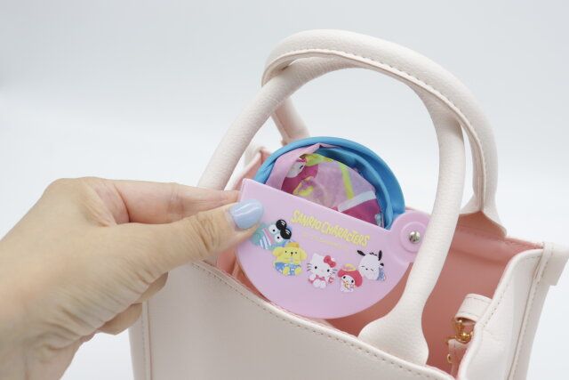 ダイソーのコンパクトなケース付き 折りたたみうちわ