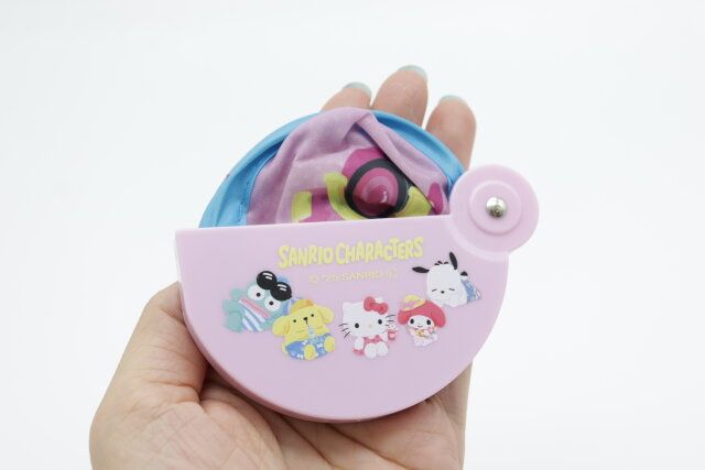 ダイソーのサンリオケース付き 折りたたみうちわ