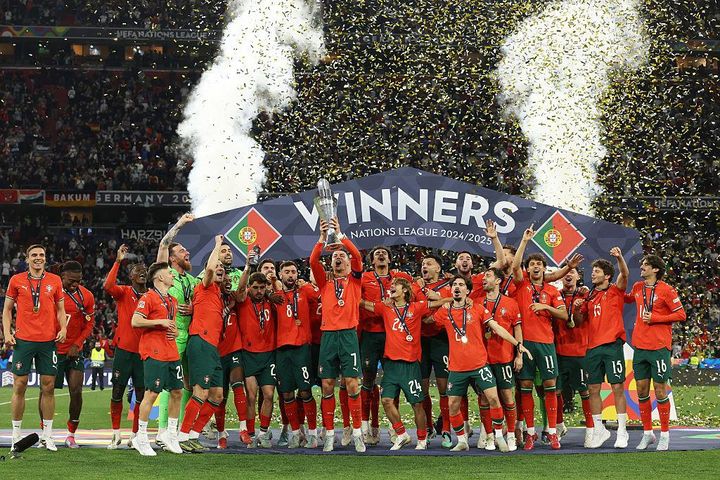 30歳日本代表MF、40歳ロナウドらの優勝を確信！？「真に注目を集めたのは日本人選手の反応」と現地でも投稿話題