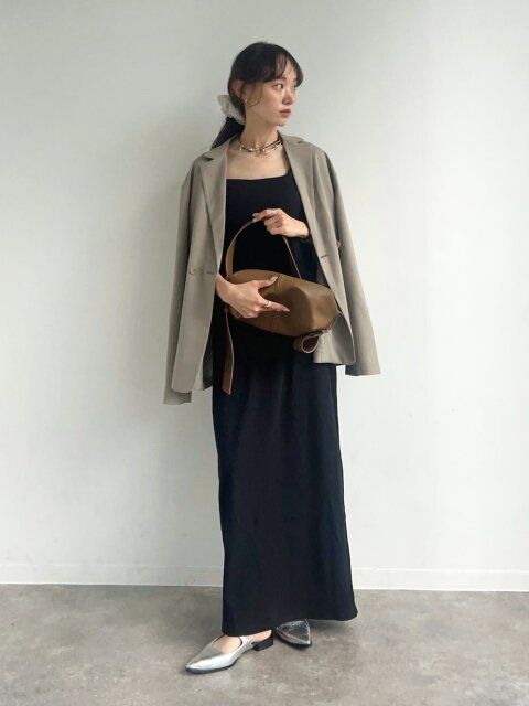 黒ワンピースコーデ1