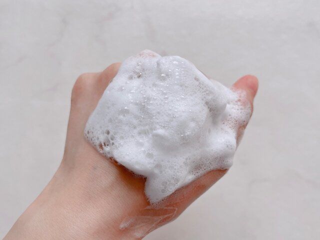 メラノCC ディープクリア酵素洗顔 泡立ち