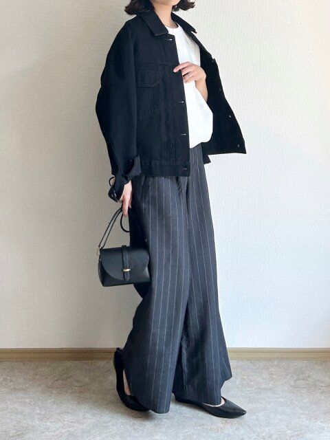 デニムジャケット×ワイドパンツでモードに