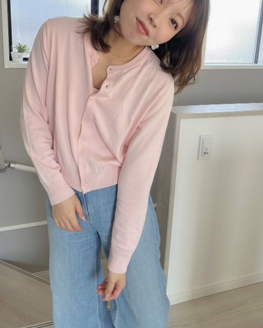 カーディガンを着たコーデ