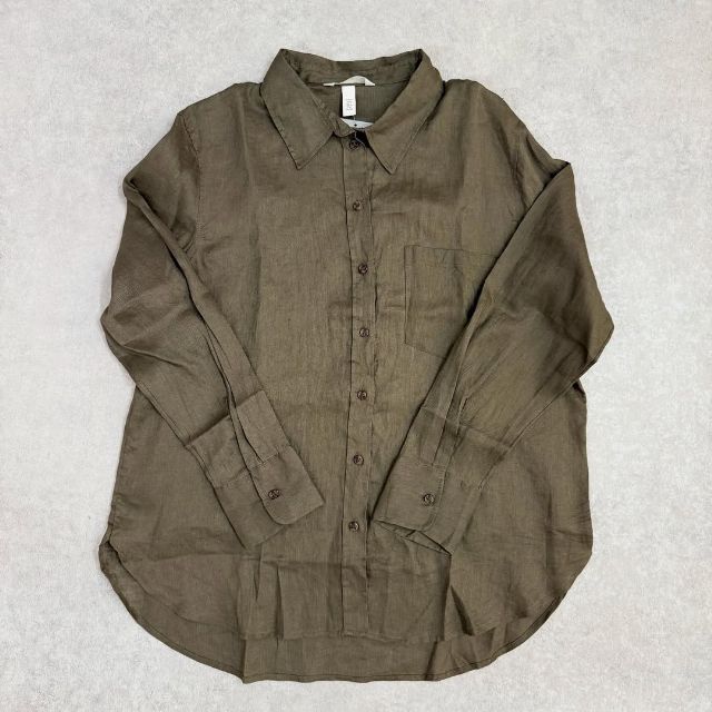 ダークグリーンのリネンシャツ