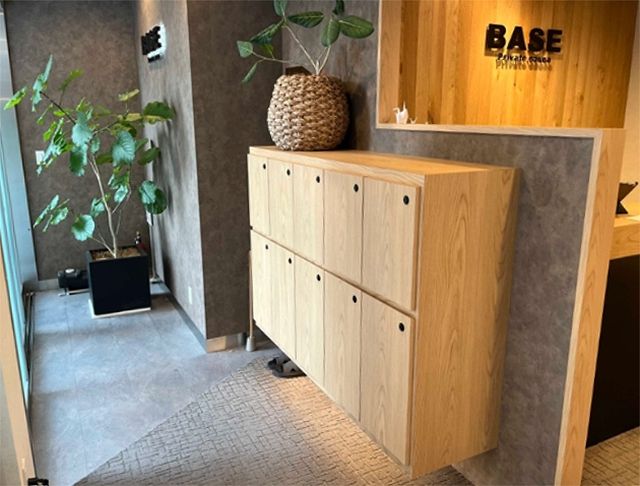 スリッパに履き替え