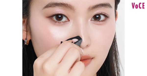 パフを崩れた部分にトントン