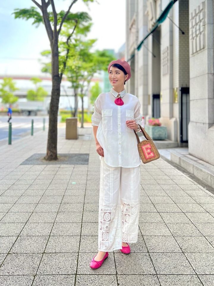 ベレー帽：CA4LA、ブラウス・レースパンツ：SHIPS、Qタイ：テーラーコフジ、かごバッグ：eb.a.gos、バレエシューズ：④と同じ