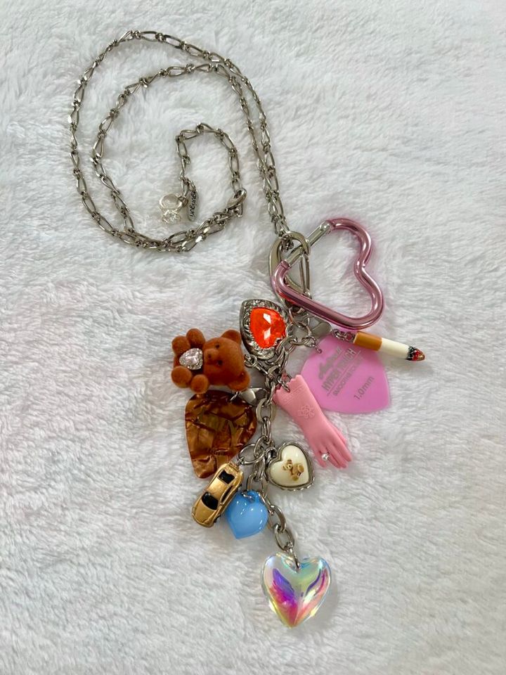 ＂大人の遊び心＂が楽しいピンクのアクセリー。