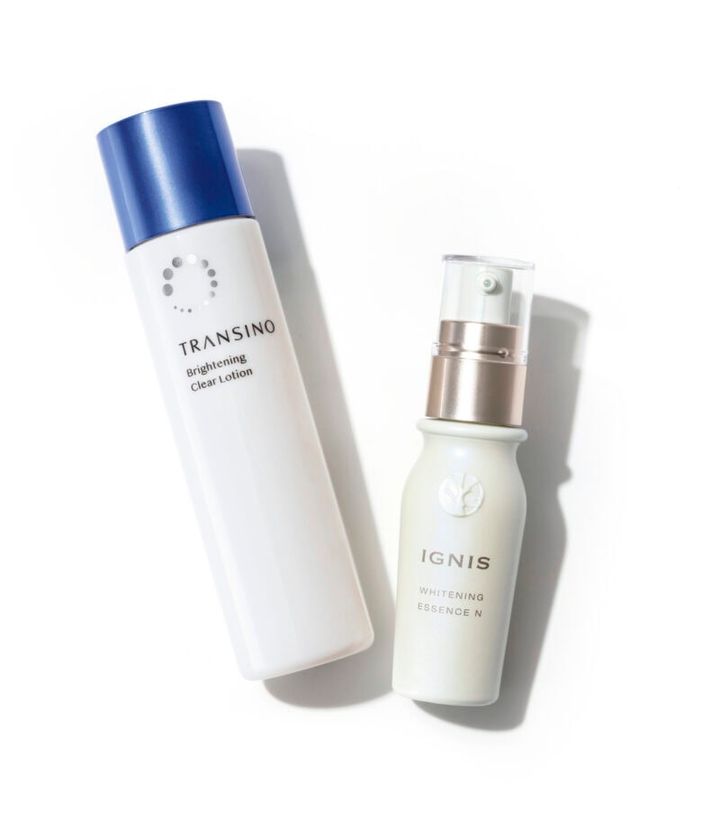 トラネキサム酸配合化粧品。右：イグニス ホワイトニング エッセンス N 〈医薬部外品〉40ｍL 5500円（イグニス） 左：トランシーノ 薬用ブライトニングクリアローション〈医薬部外品〉150ｍL 3630円 （編集部調べ・第一三共ヘルスケア）