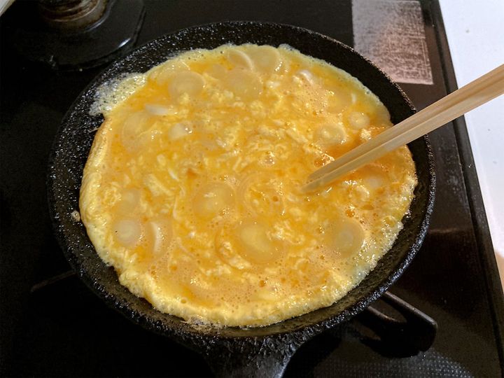 よく混ぜながら焼いていく