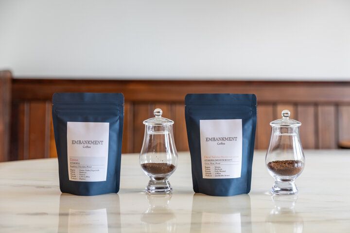 築100年以上の長屋で川を眺めながらのカフェタイムを。北浜の「EMBANKMENT Coffee」