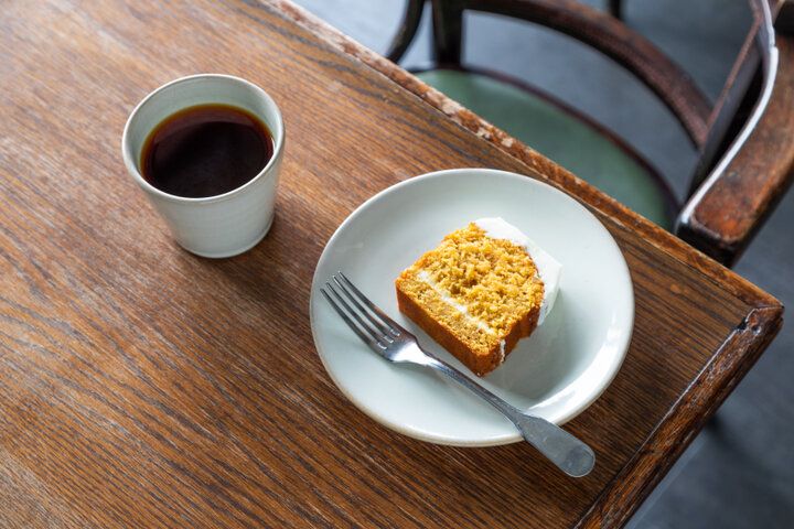 築100年以上の長屋で川を眺めながらのカフェタイムを。北浜の「EMBANKMENT Coffee」