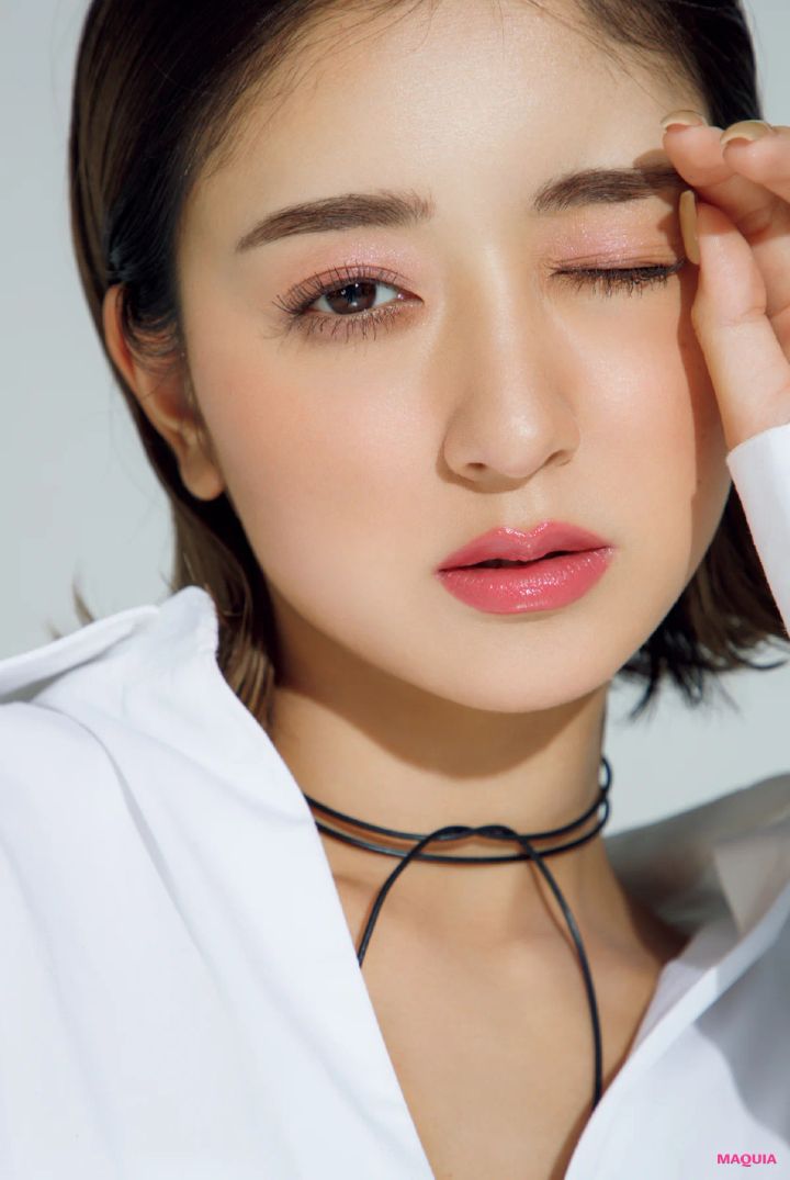 夏リップは“ちょっと派手”くらいが気分！ 注目アーティスト・NAYAさんのイチ推しに、みちょぱが挑戦