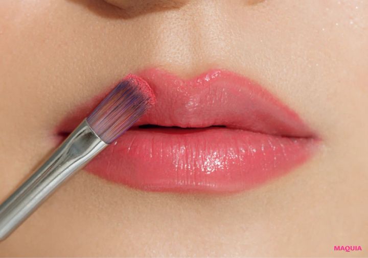 夏リップは“ちょっと派手”くらいが気分！ 注目アーティスト・NAYAさんのイチ推しに、みちょぱが挑戦_5_1