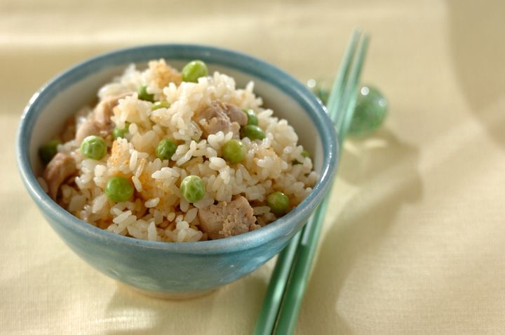 鶏とグリンピースの混ぜご飯
