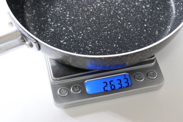 ガス用マーブルコーティングフライパン（18cm） 重さ