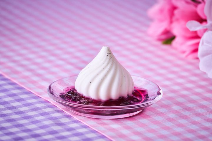 らっきょう型ホワイトチョコムース