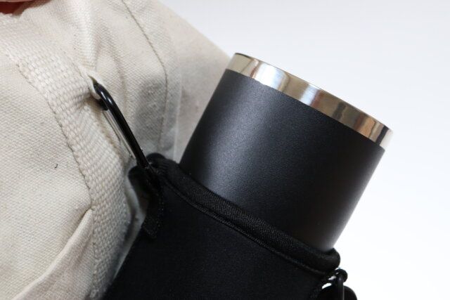 リング状ボトルカバー カラビナ