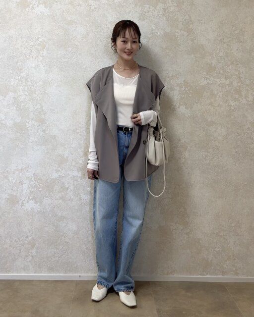 ジレでレイヤードコーデ